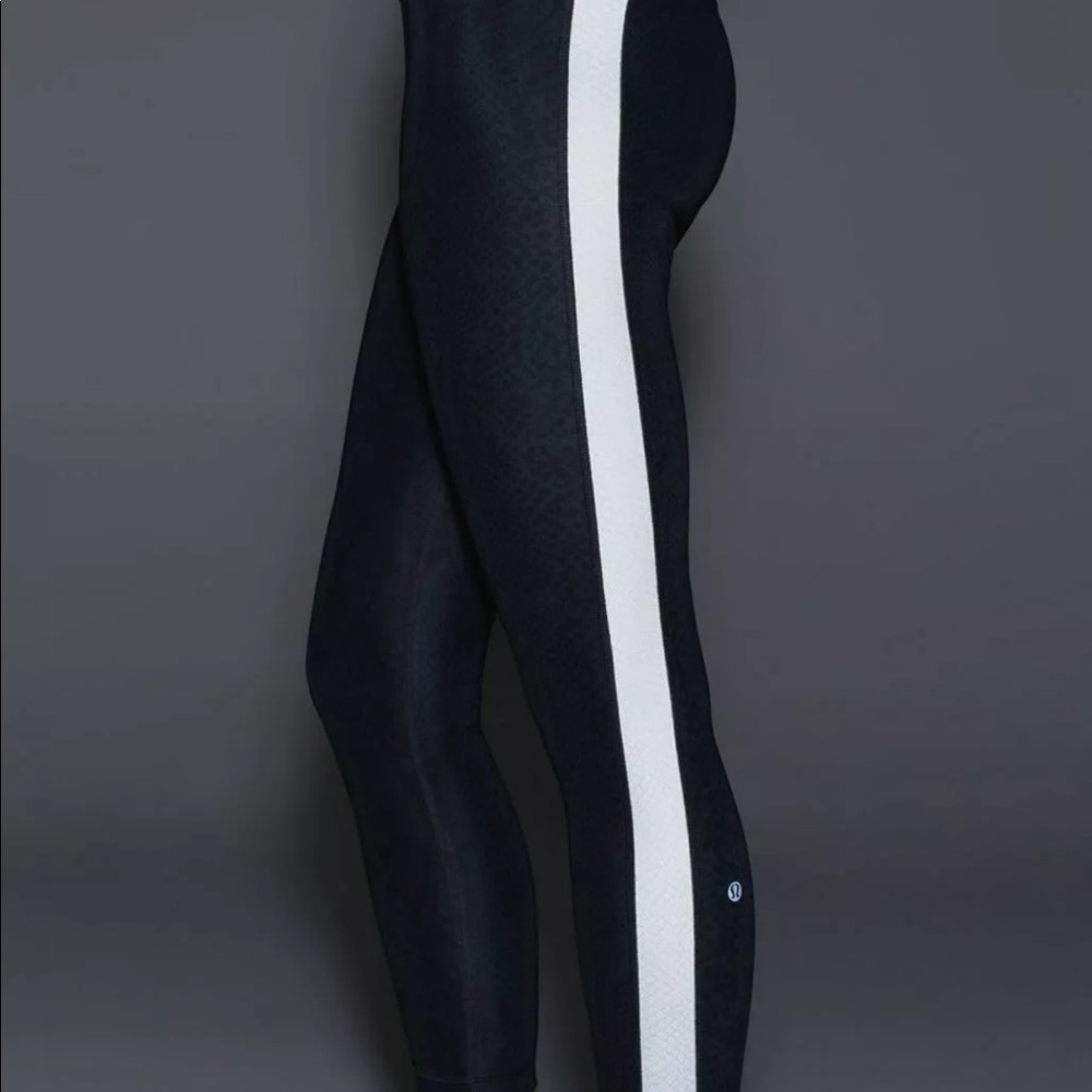 NWT Lululemon Light Speed Tight Sz 2 Desert Snake